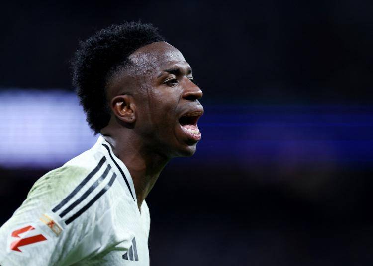 巴西国脚拒绝和皇马续约：索要3000万欧高薪，比肩C罗