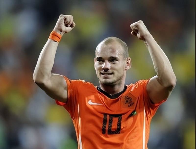 DeepSeek评选荷兰足球历史最佳阵容：“三剑客”仅一人入选