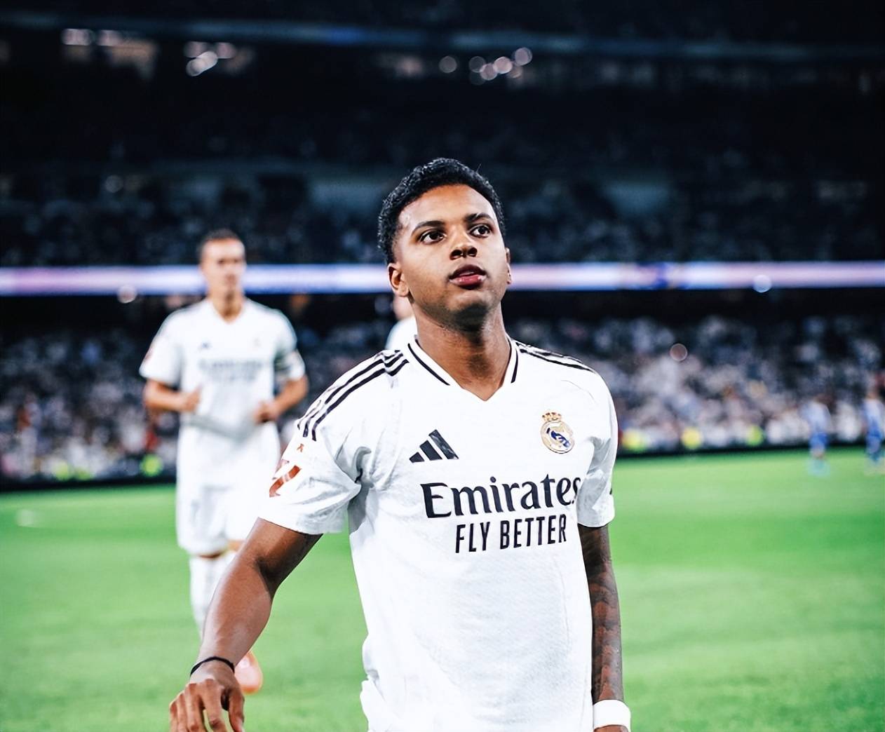 这瓜保熟吗？西媒曝热刺签罗德里戈，皇马降价2000万，列维也要撒钱