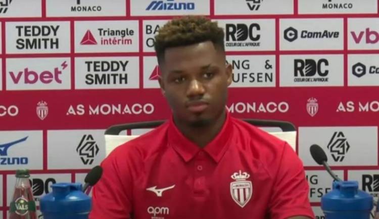 亮相摩纳哥！法蒂：我不是带着报复心态来的 法甲是最佳联赛之一